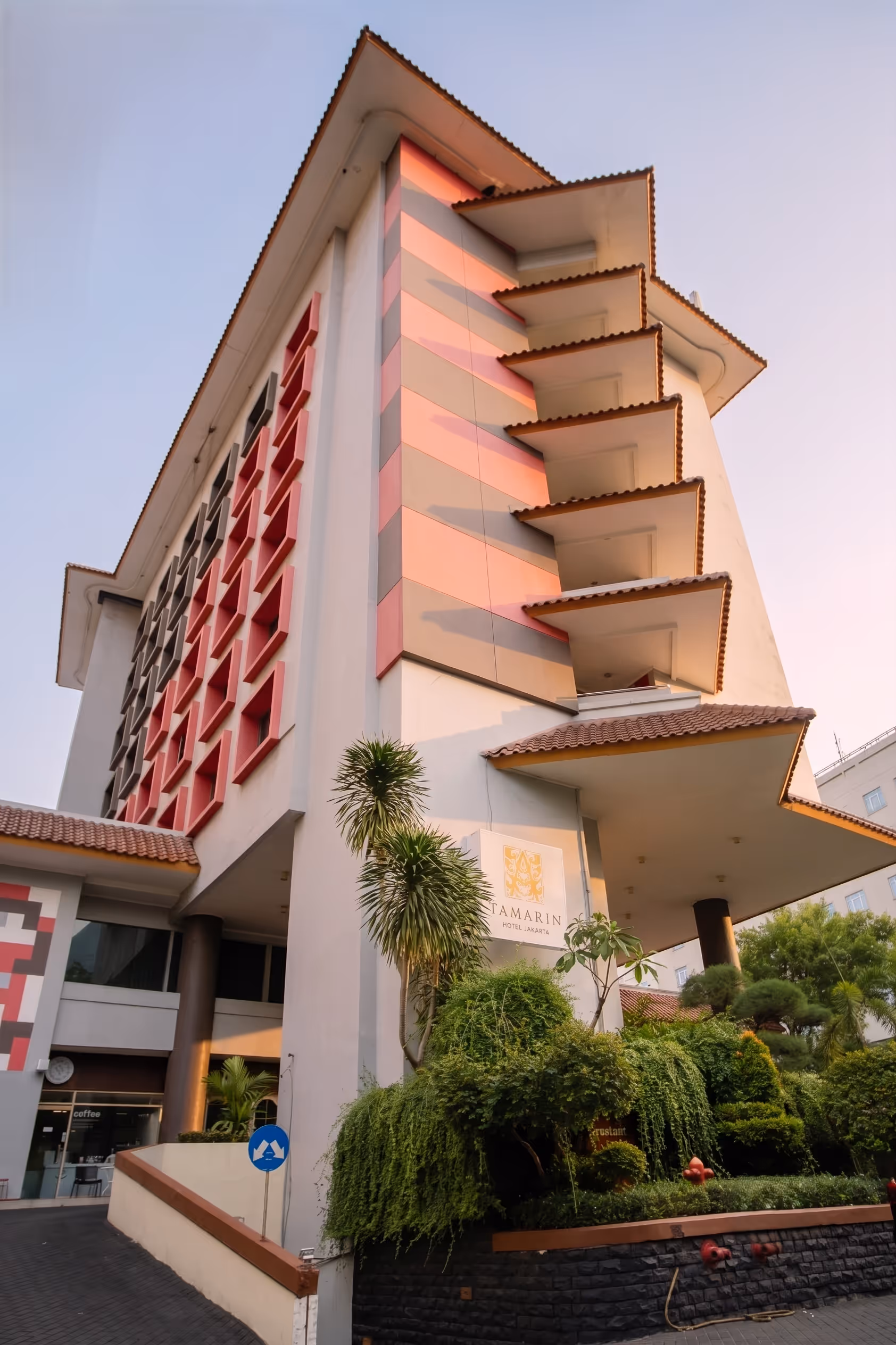 Tamarin Hotel Hero